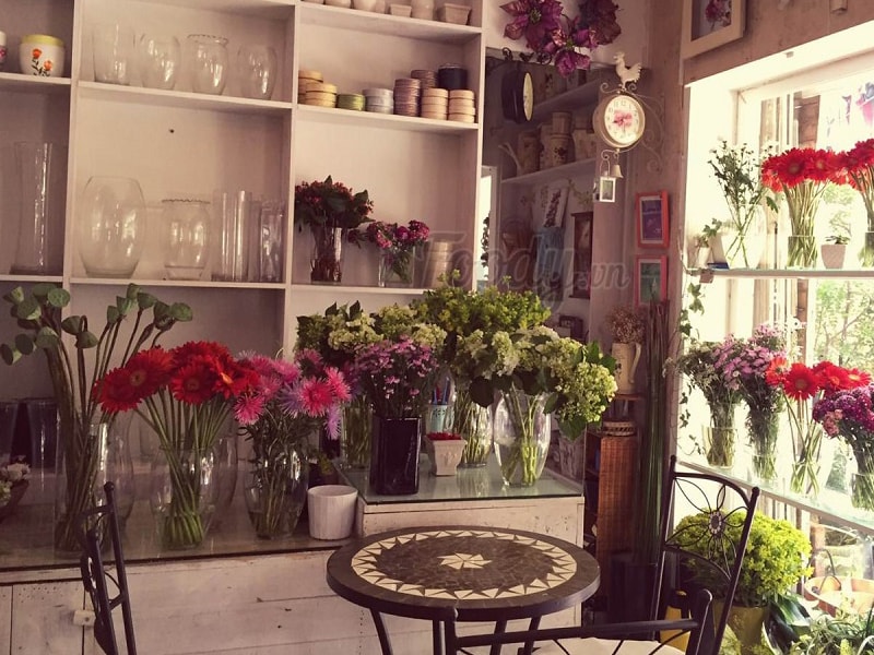 kinh doanh quán cafe kết hợp bán hoa tươi